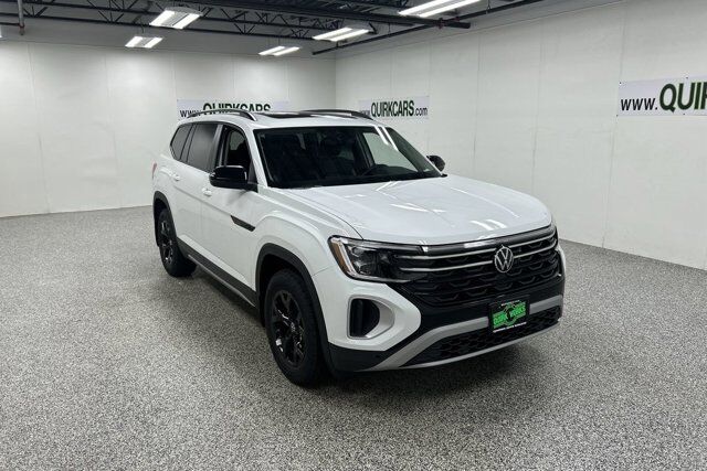 2025 Volkswagen Atlas 2.0T Peak Edition Oshkosh WI