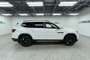 2025 Volkswagen Atlas 2.0T Peak Edition Oshkosh WI