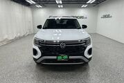 2025 Volkswagen Atlas 2.0T Peak Edition Oshkosh WI
