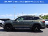 2025 Volkswagen Atlas 2.0T Peak Edition SE Oshkosh WI