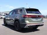 2025 Volkswagen Atlas 2.0T Peak Edition SE Oshkosh WI