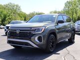 2025 Volkswagen Atlas 2.0T Peak Edition SE Oshkosh WI