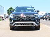 2025 Volkswagen Atlas 2.0T Peak Edition SE Oshkosh WI