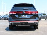 2025 Volkswagen Atlas 2.0T Peak Edition SE Oshkosh WI