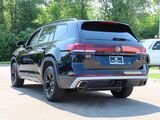 2025 Volkswagen Atlas 2.0T Peak Edition SE Oshkosh WI