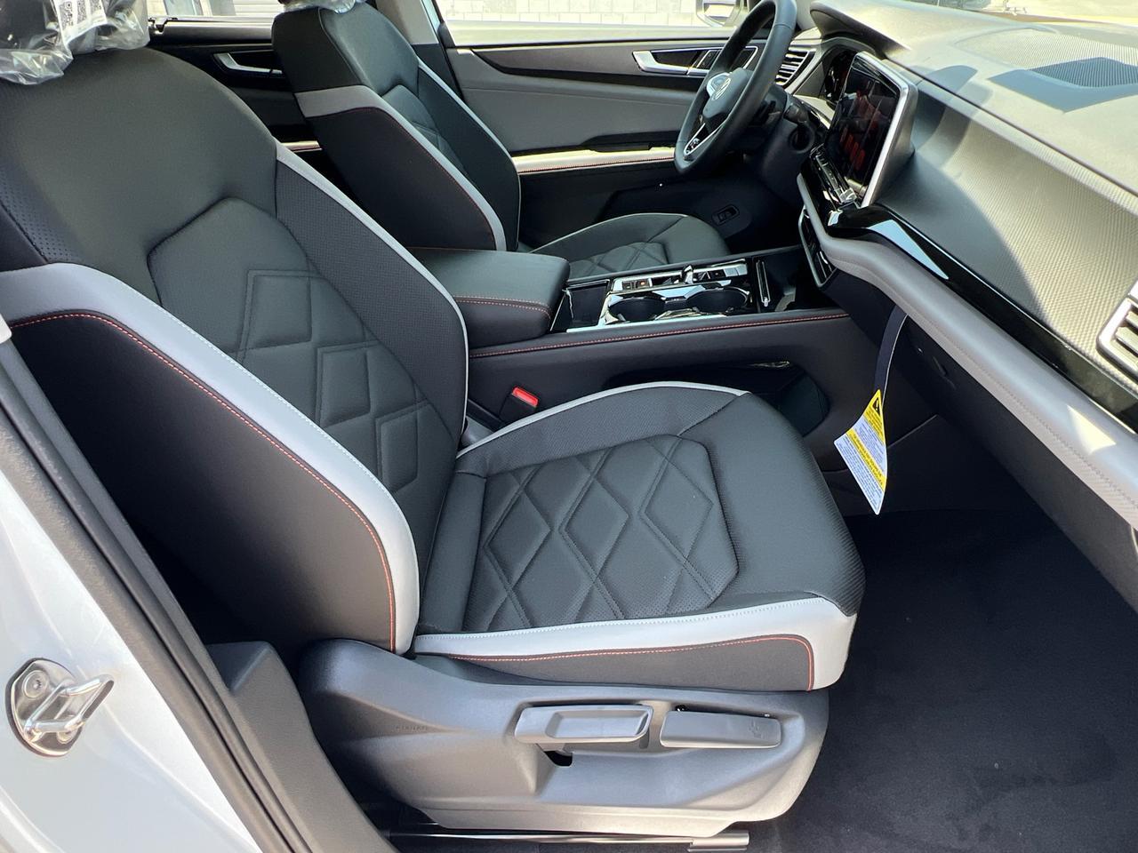 2025 Volkswagen Atlas 2.0T Peak Edition SE Hagerstown MD