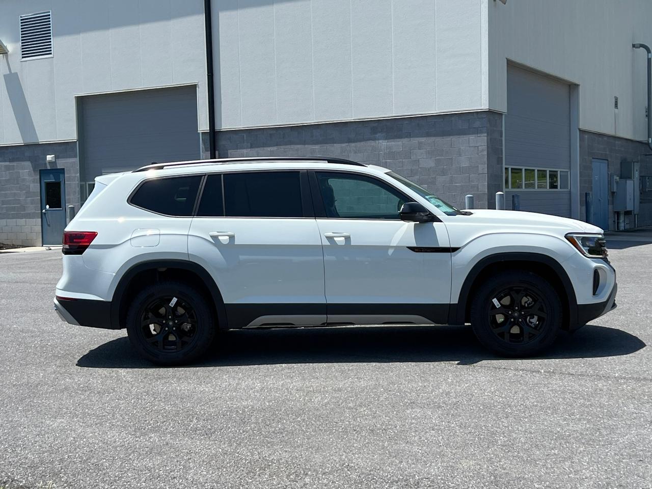 2025 Volkswagen Atlas 2.0T Peak Edition SE Hagerstown MD