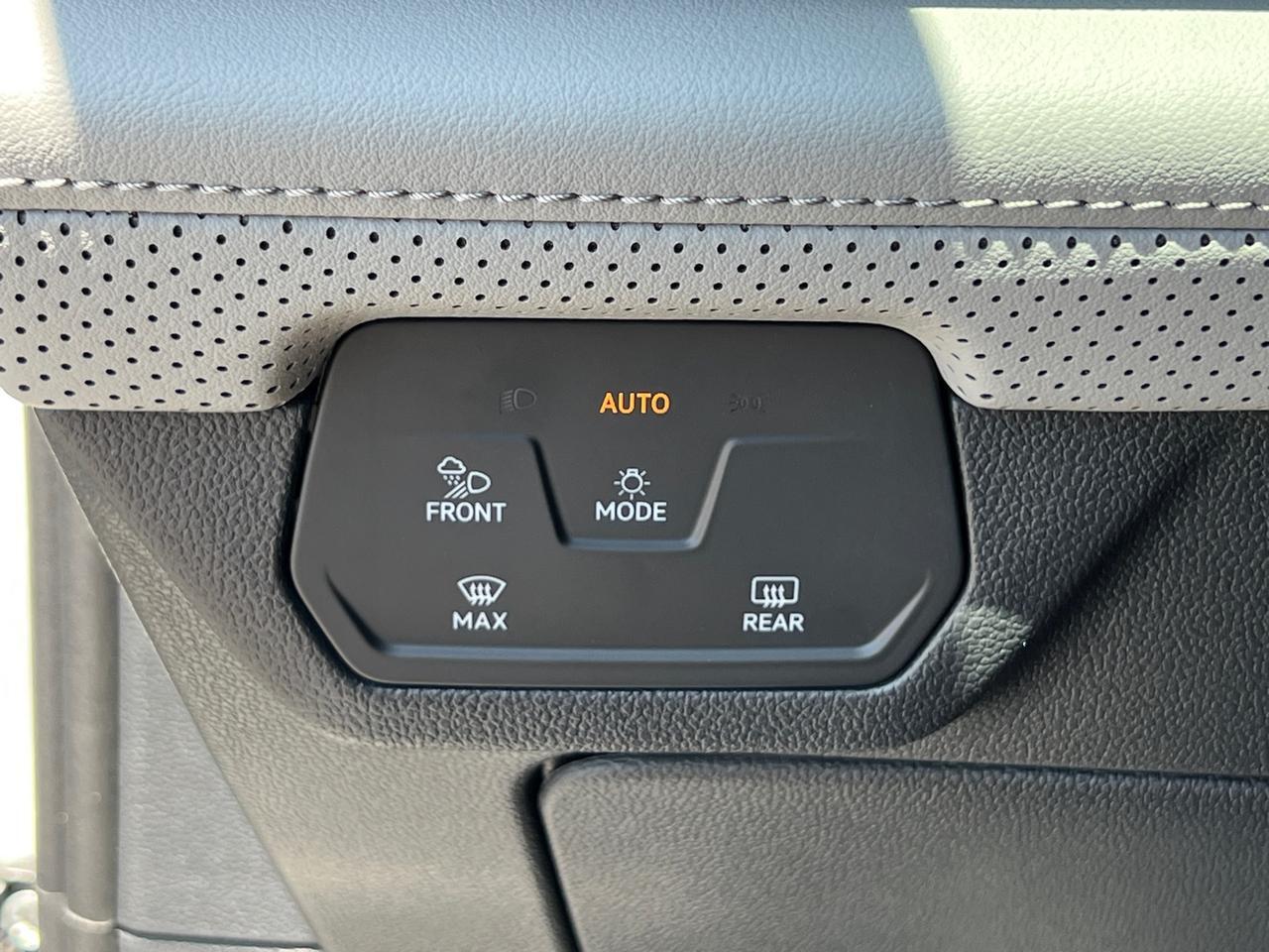 2025 Volkswagen Atlas 2.0T Peak Edition SE Hagerstown MD