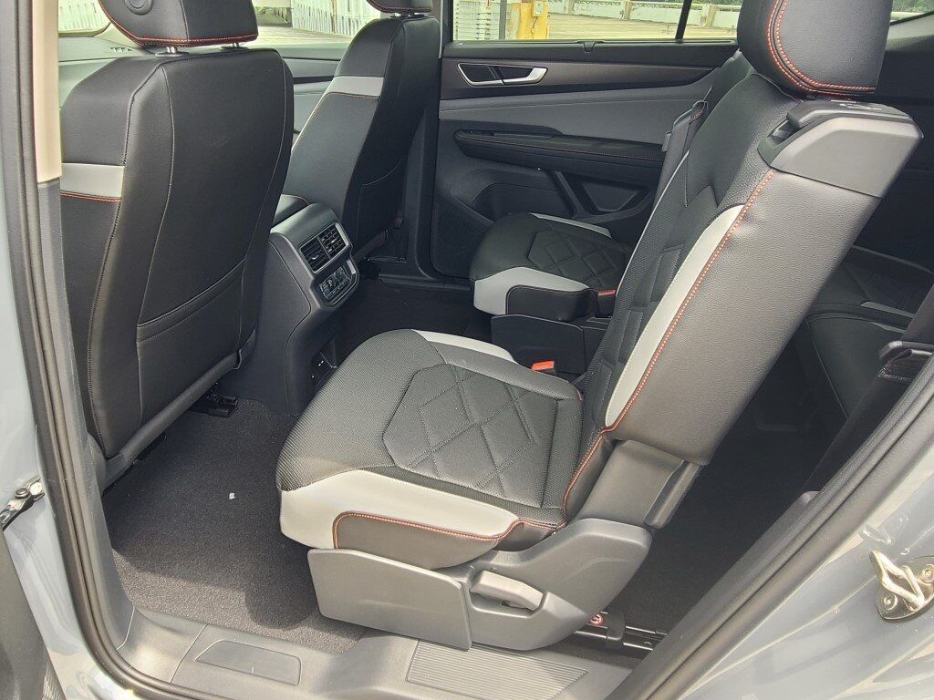 2025 Volkswagen Atlas 2.0T Peak Edition SE Springfield VA