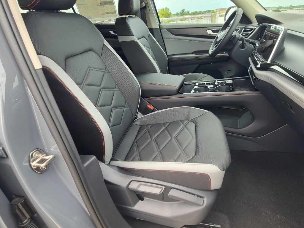 2025 Volkswagen Atlas 2.0T Peak Edition SE Springfield VA
