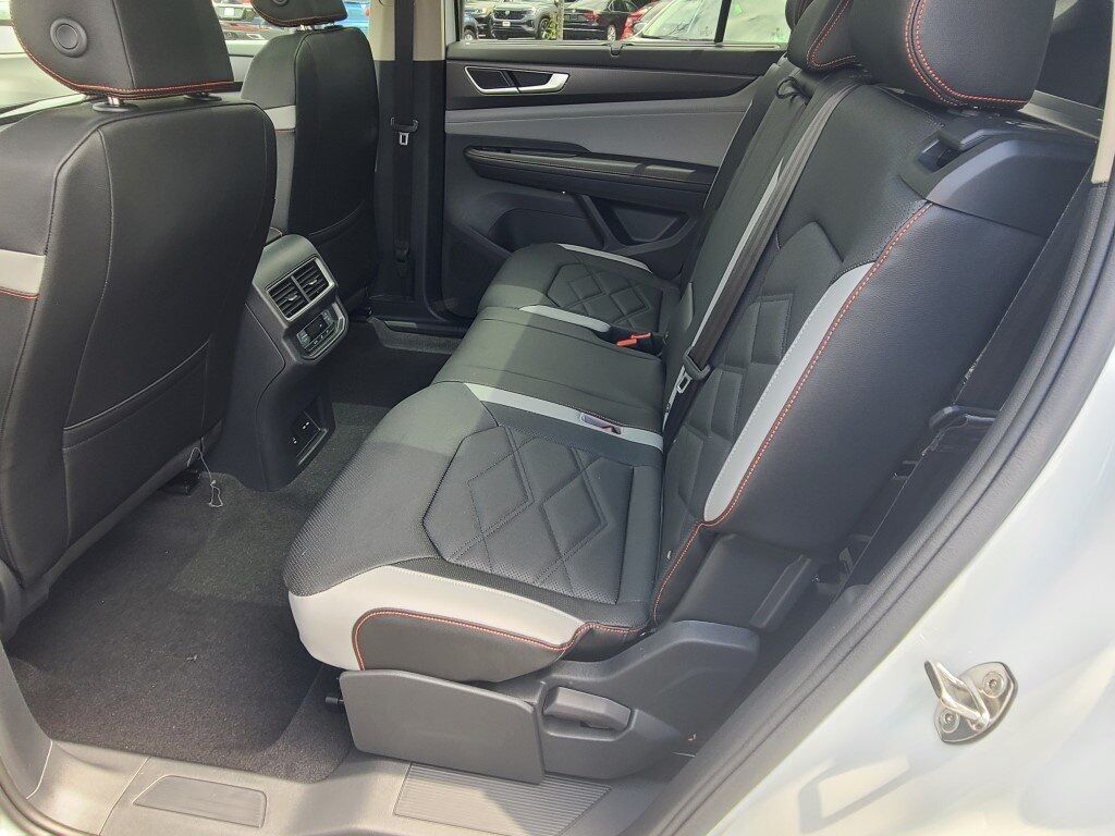 2025 Volkswagen Atlas 2.0T Peak Edition SE Springfield VA