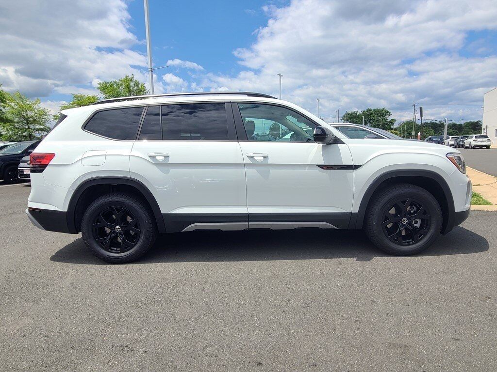 2025 Volkswagen Atlas 2.0T Peak Edition SE Springfield VA