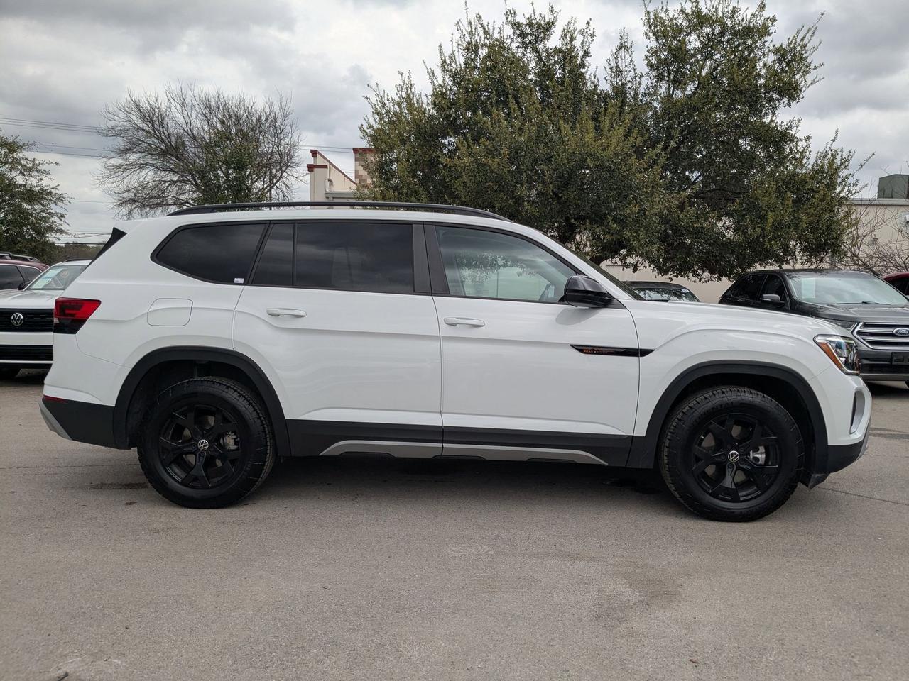 2025 Volkswagen Atlas 2.0T Peak Edition