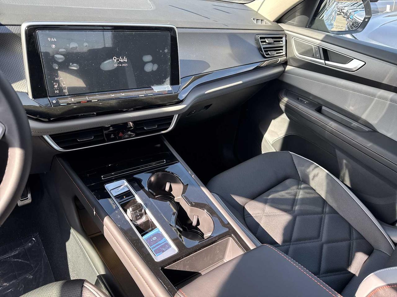 2025 Volkswagen Atlas 2.0T Peak Edition Medford MA