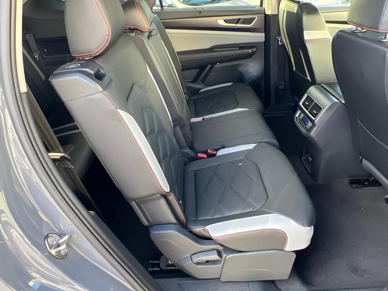 2025 Volkswagen Atlas 2.0T Peak Edition Hagerstown MD