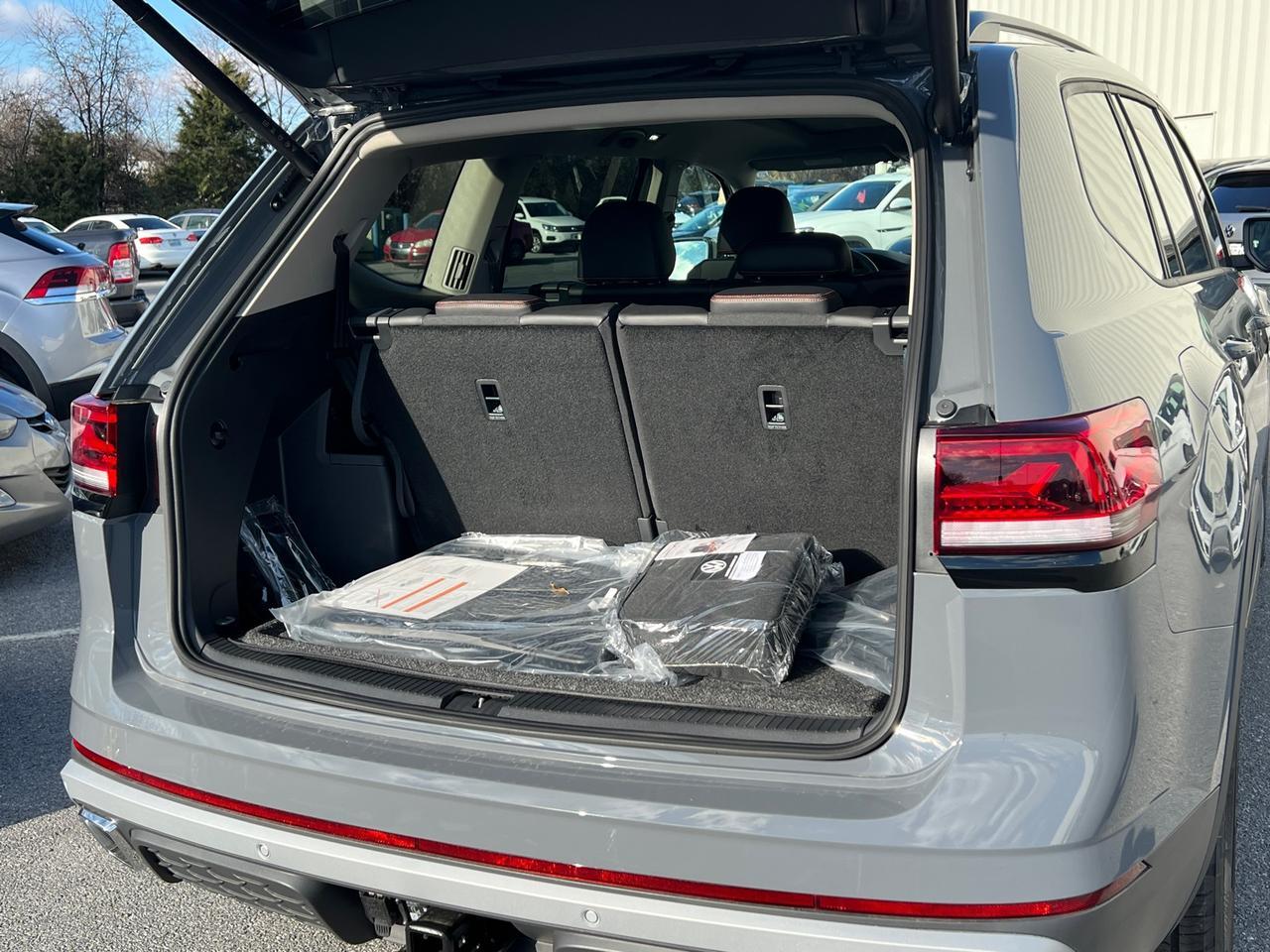 2025 Volkswagen Atlas 2.0T Peak Edition Hagerstown MD