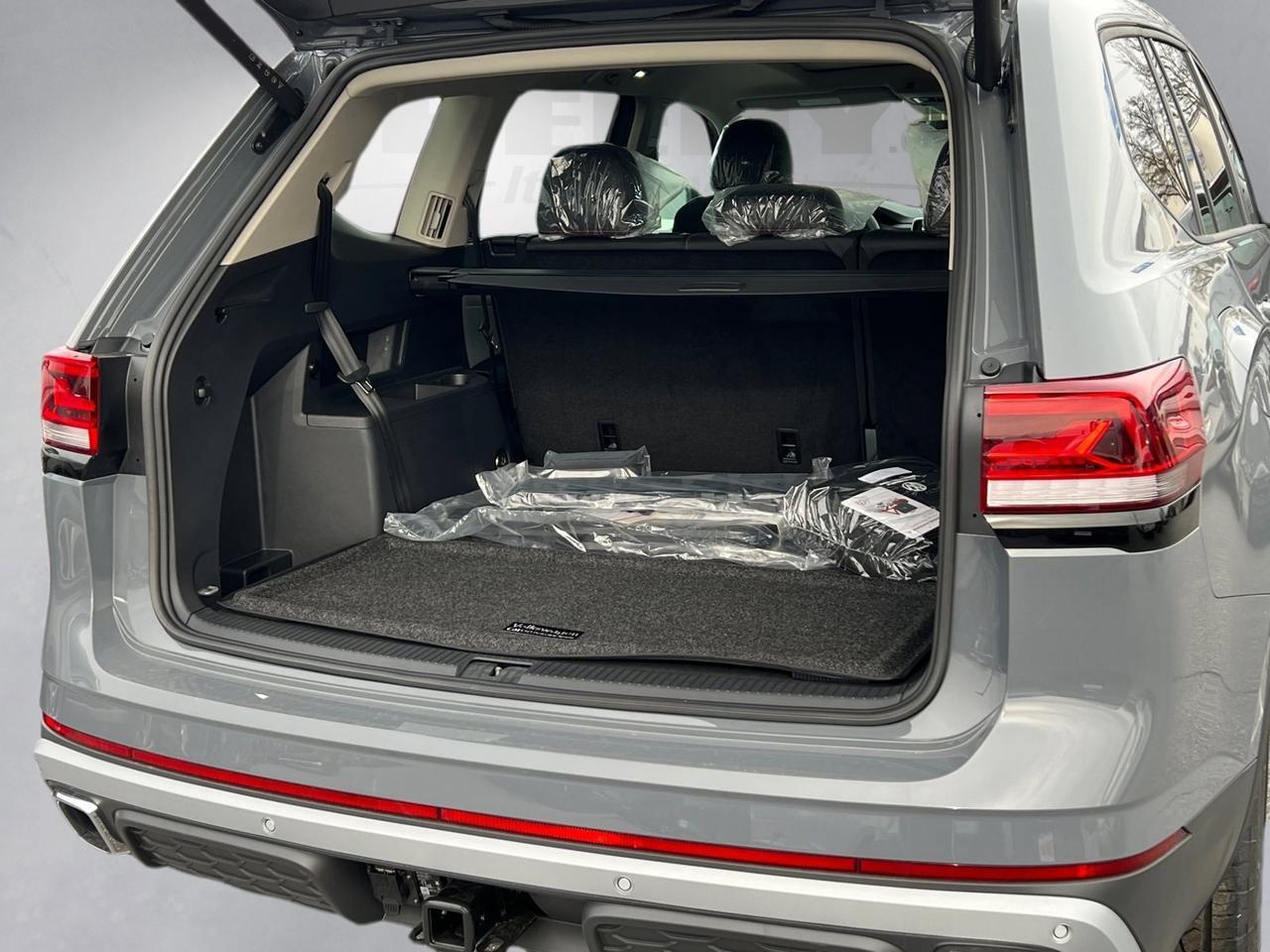 2025 Volkswagen Atlas 2.0T Peak Edition Hagerstown MD