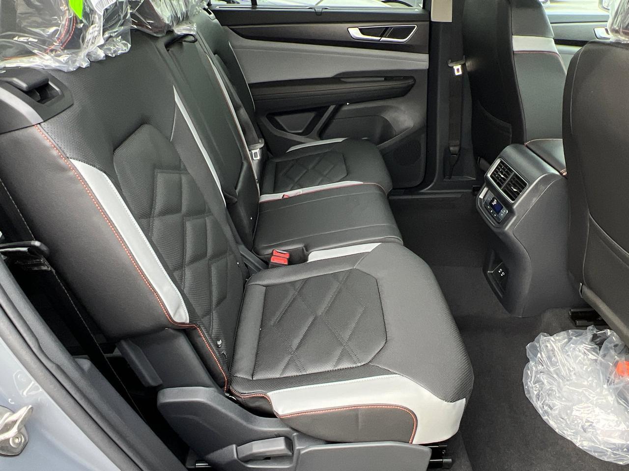 2025 Volkswagen Atlas 2.0T Peak Edition Hagerstown MD