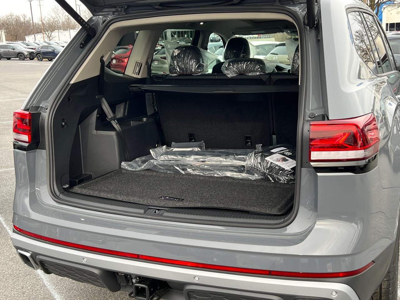 2025 Volkswagen Atlas 2.0T Peak Edition Hagerstown MD
