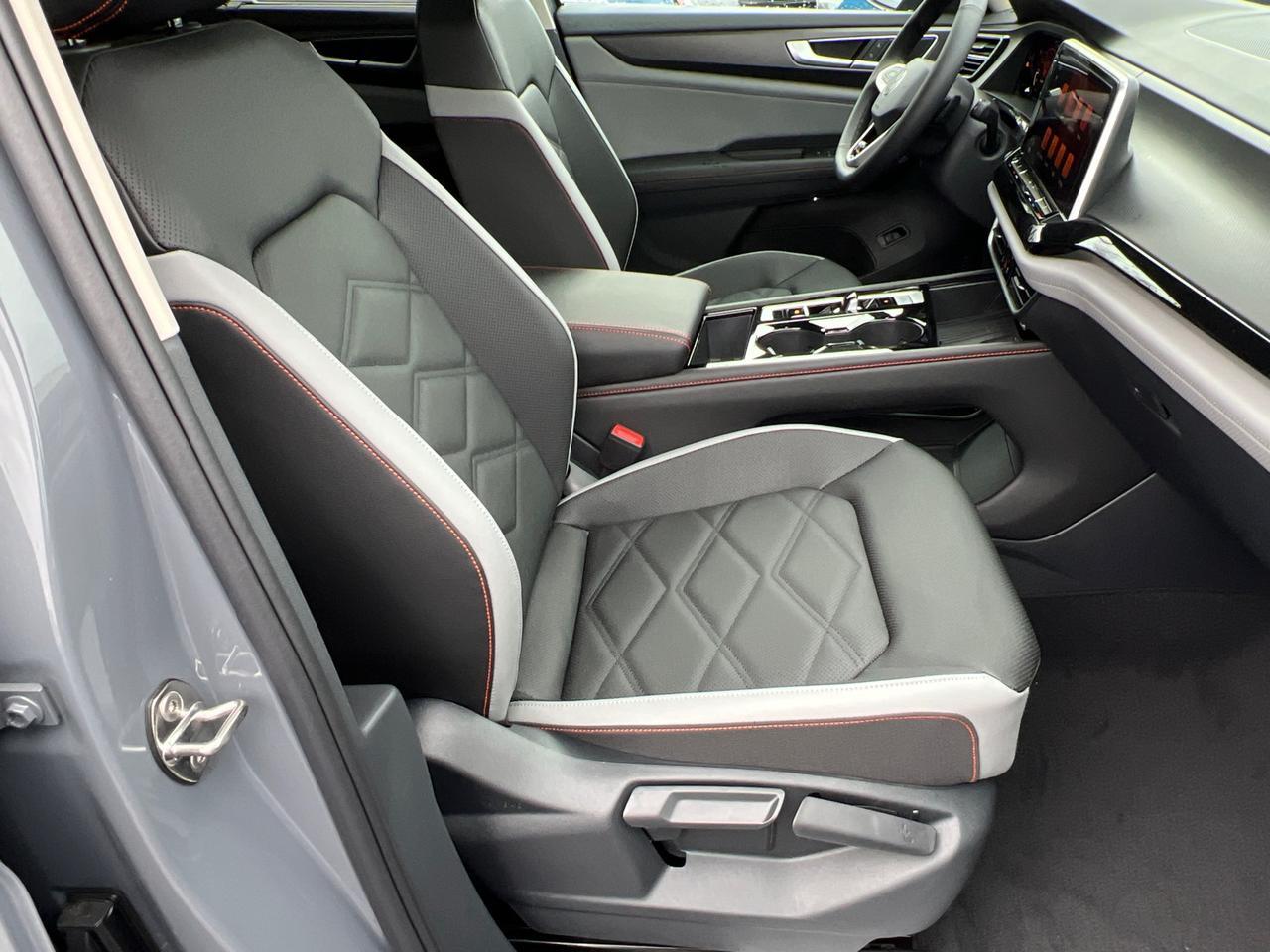2025 Volkswagen Atlas 2.0T Peak Edition Hagerstown MD