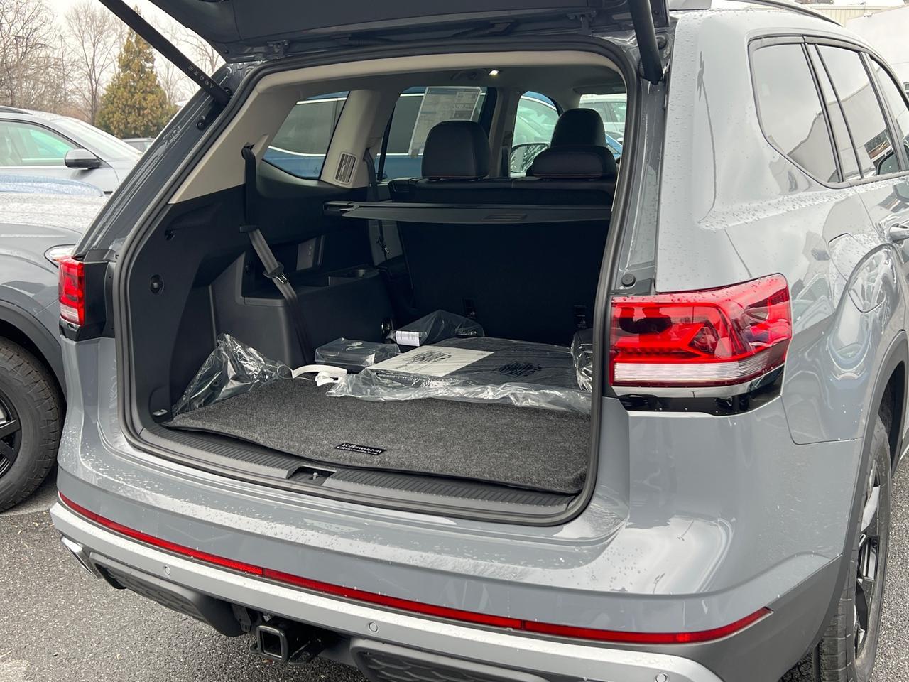 2025 Volkswagen Atlas 2.0T Peak Edition Hagerstown MD