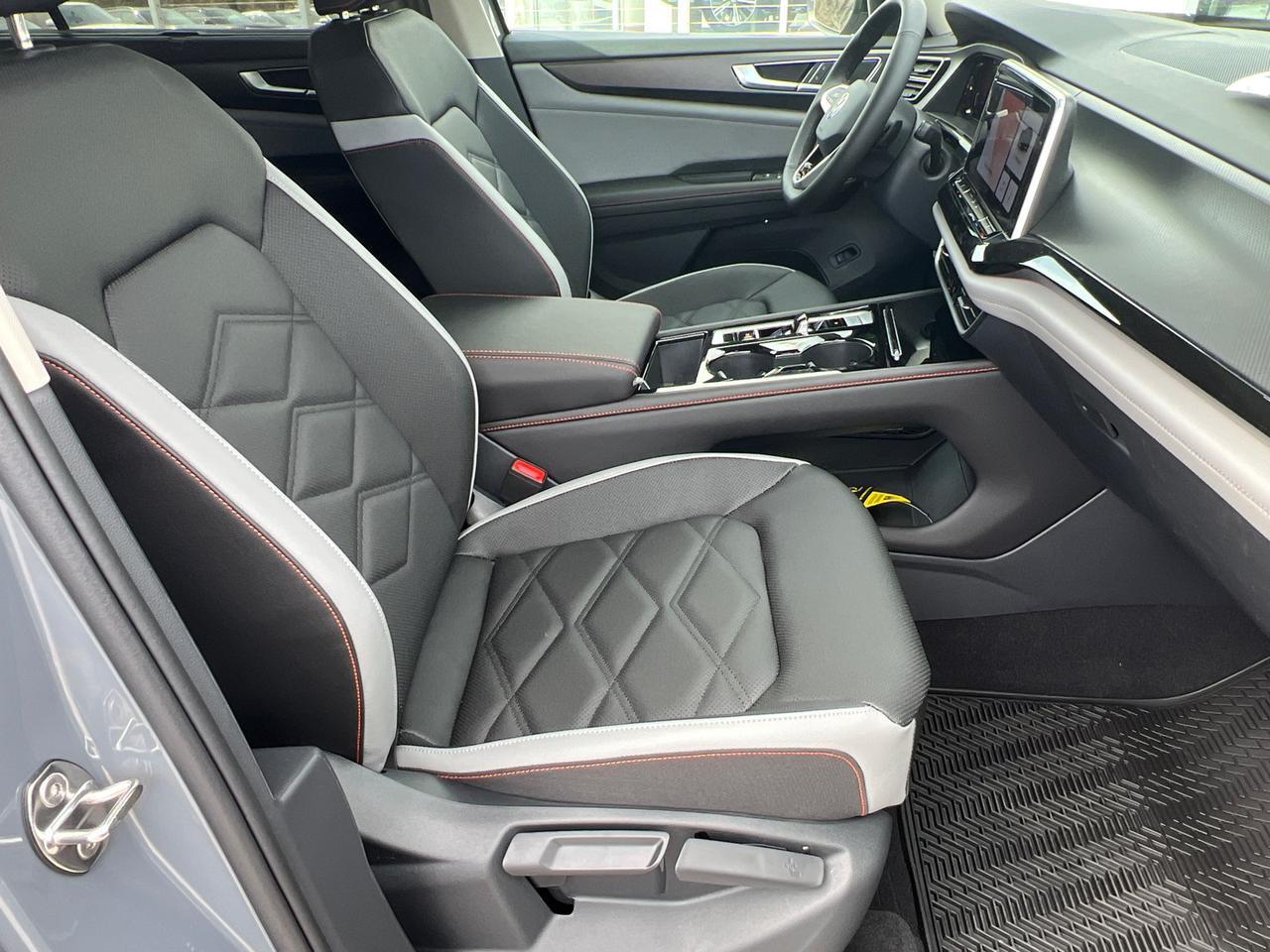 2025 Volkswagen Atlas 2.0T Peak Edition Hagerstown MD