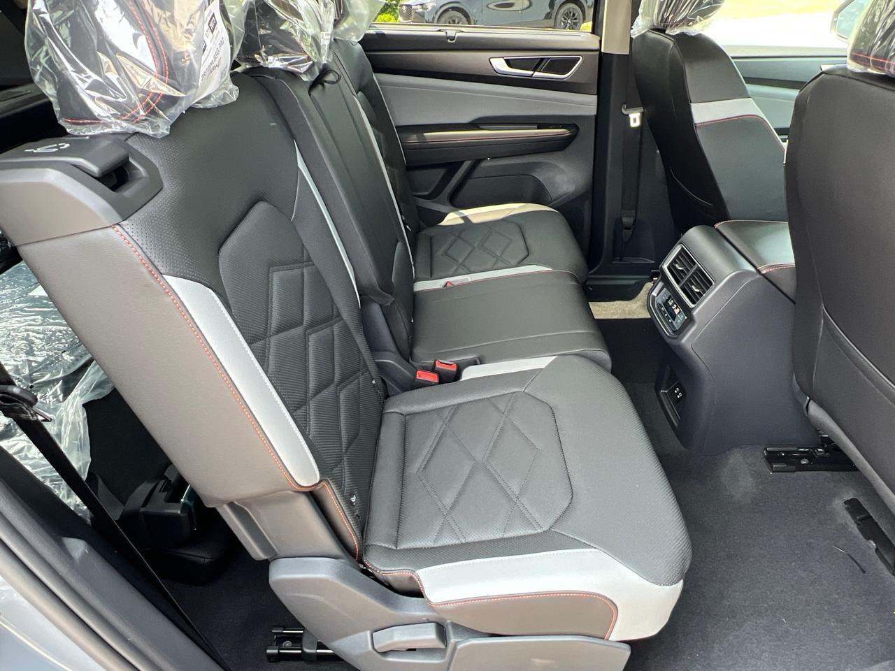 2025 Volkswagen Atlas 2.0T Peak Edition Hagerstown MD