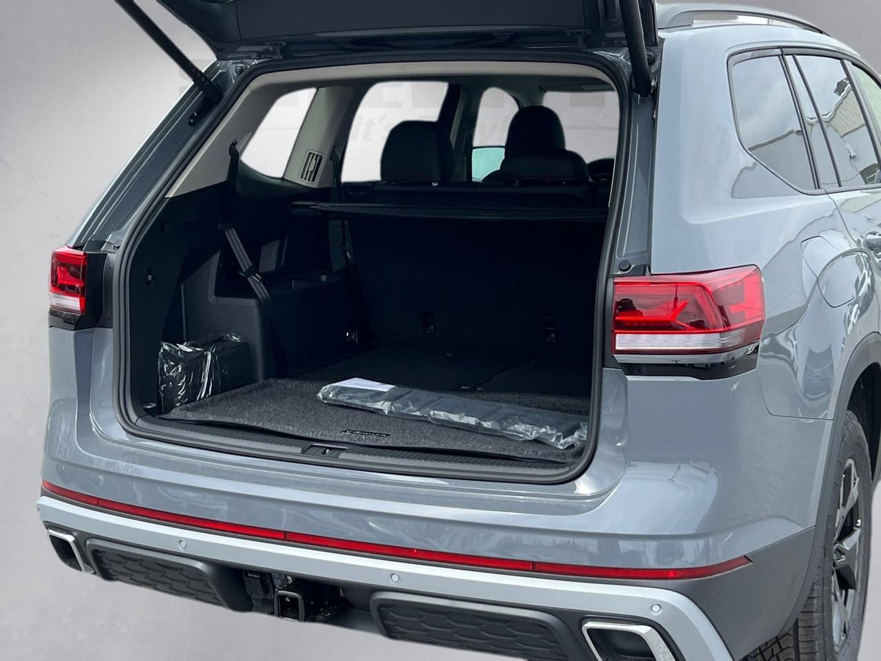 2025 Volkswagen Atlas 2.0T Peak Edition Hagerstown MD