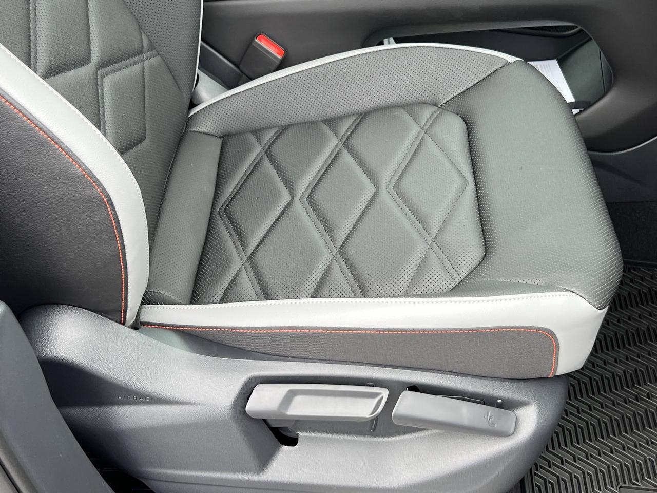 2025 Volkswagen Atlas 2.0T Peak Edition Hagerstown MD