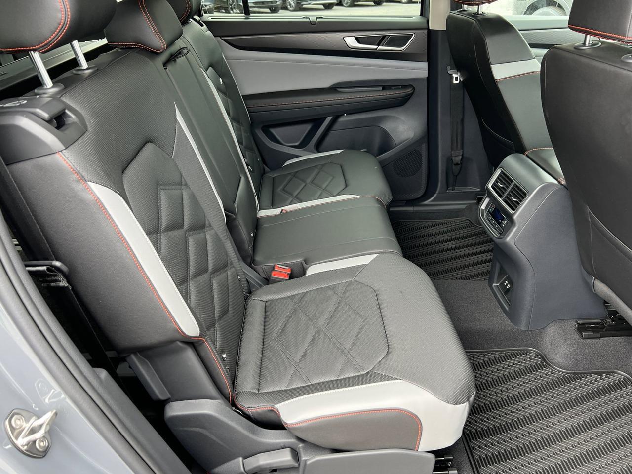 2025 Volkswagen Atlas 2.0T Peak Edition Hagerstown MD