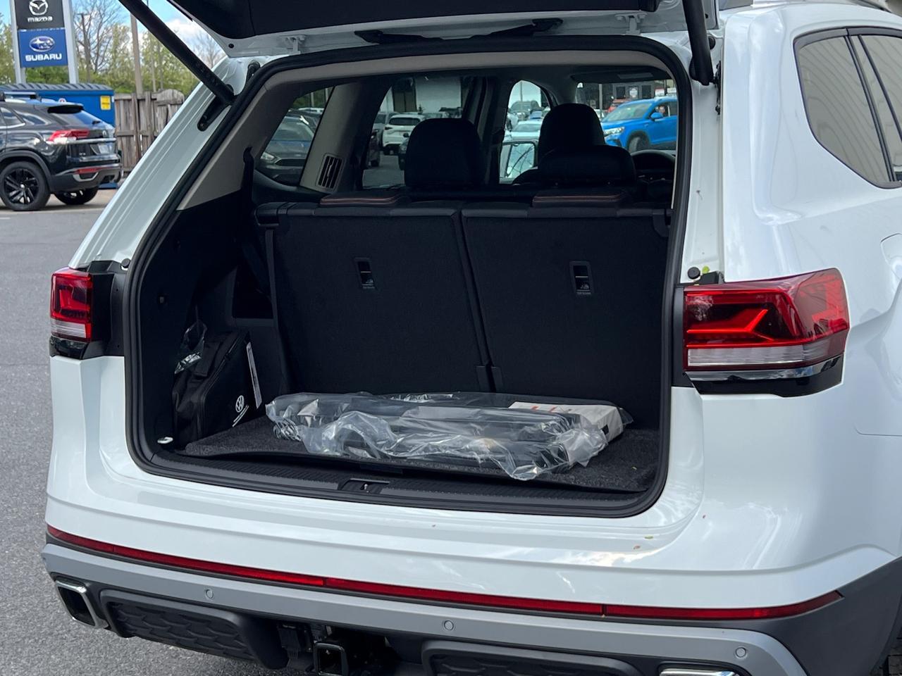 2025 Volkswagen Atlas 2.0T Peak Edition Hagerstown MD