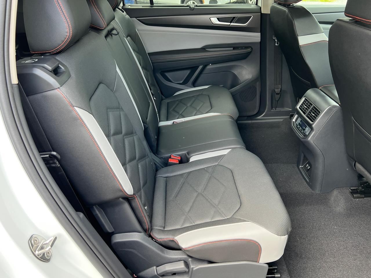 2025 Volkswagen Atlas 2.0T Peak Edition Hagerstown MD