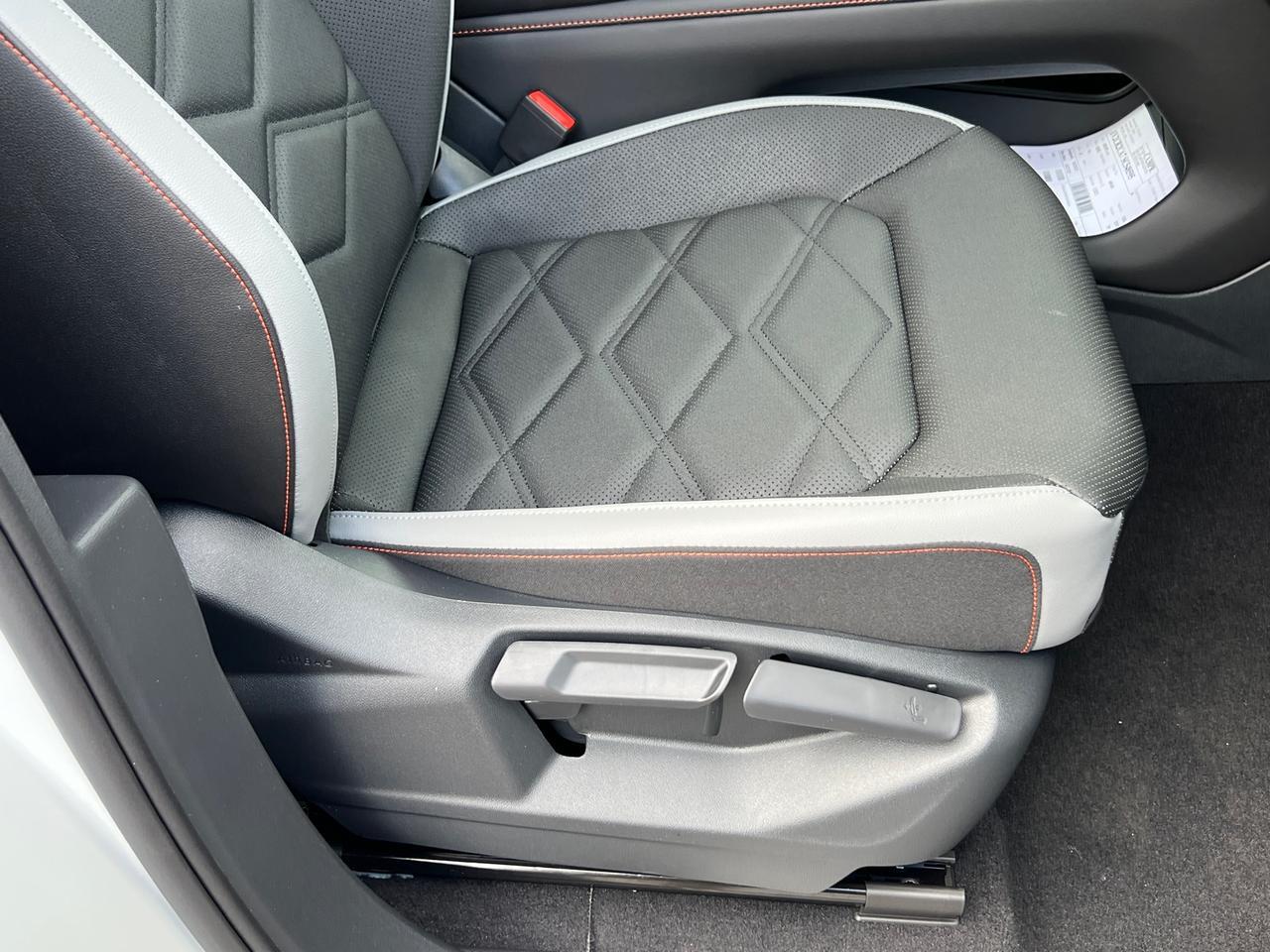 2025 Volkswagen Atlas 2.0T Peak Edition Hagerstown MD