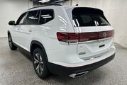 2025 Volkswagen Atlas 2.0T SE Oshkosh WI