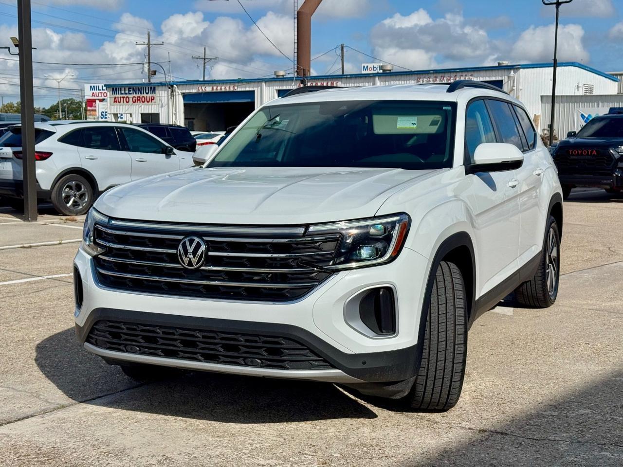 2025 Volkswagen Atlas 2.0T SE w/Technology
