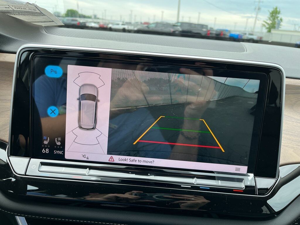 2025 Volkswagen Atlas 2.0T SE w/Technology Green Bay WI