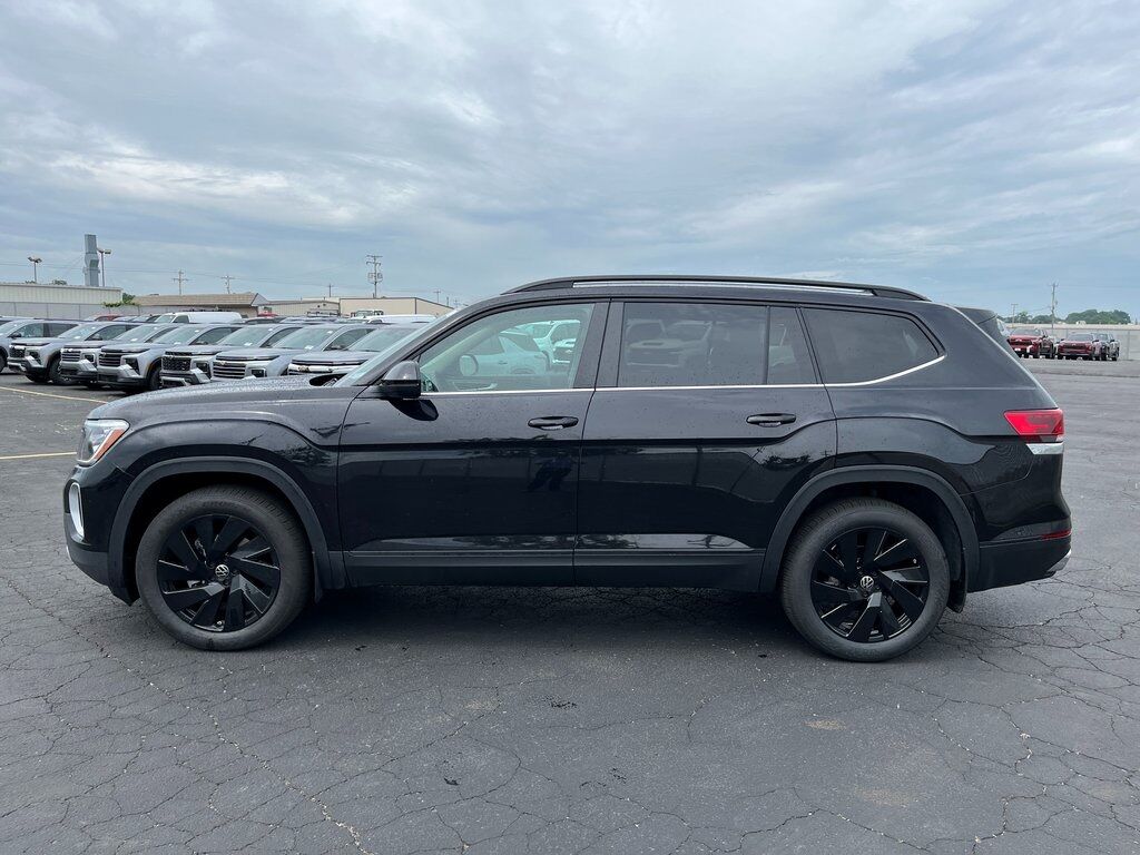 2025 Volkswagen Atlas 2.0T SE w/Technology Green Bay WI