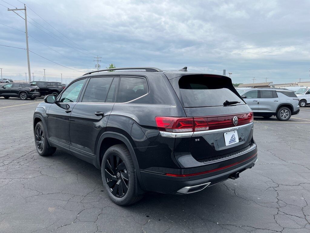 2025 Volkswagen Atlas 2.0T SE w/Technology Green Bay WI