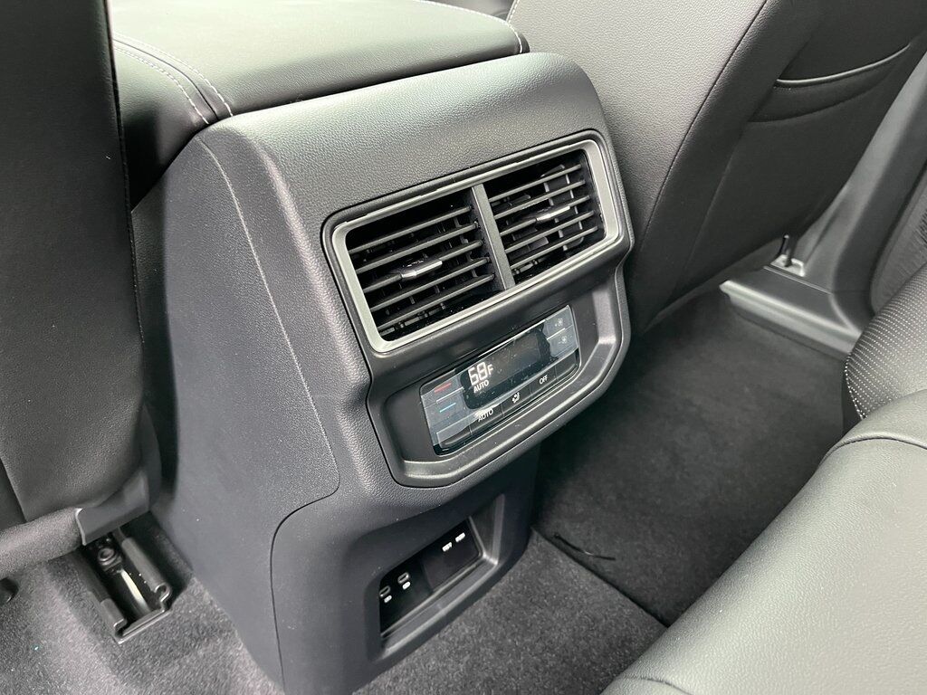 2025 Volkswagen Atlas 2.0T SE w/Technology Green Bay WI