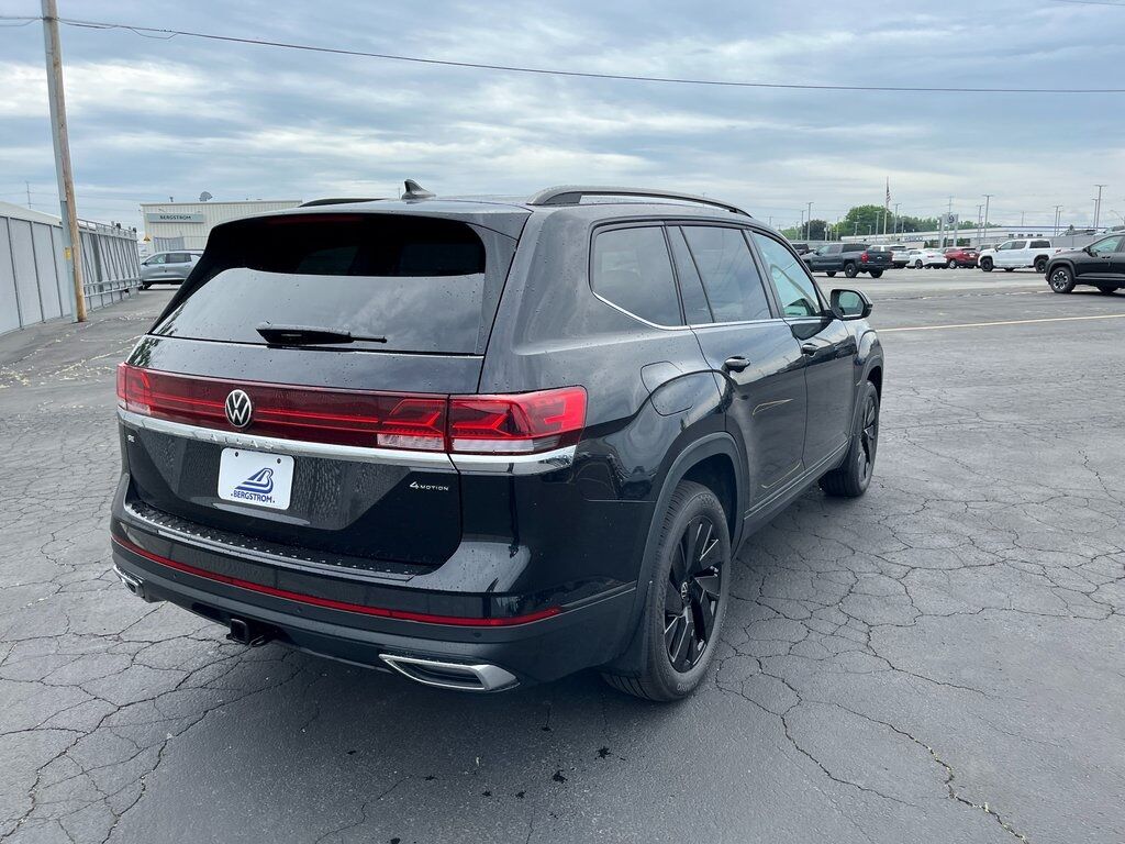 2025 Volkswagen Atlas 2.0T SE w/Technology Green Bay WI