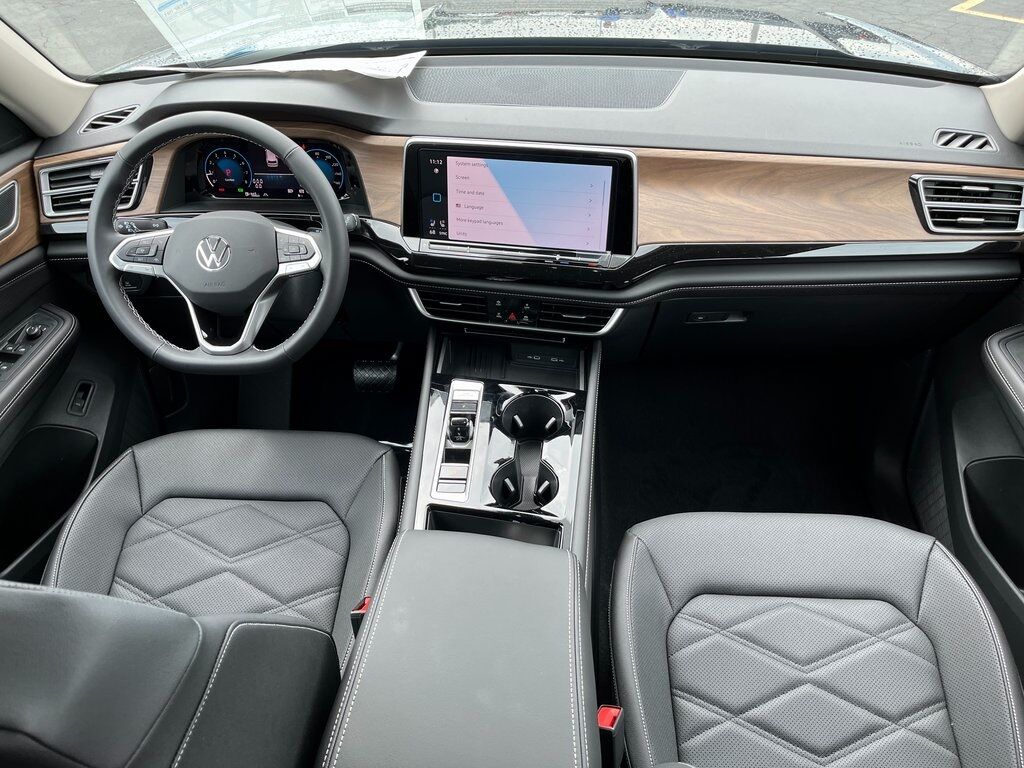 2025 Volkswagen Atlas 2.0T SE w/Technology Green Bay WI