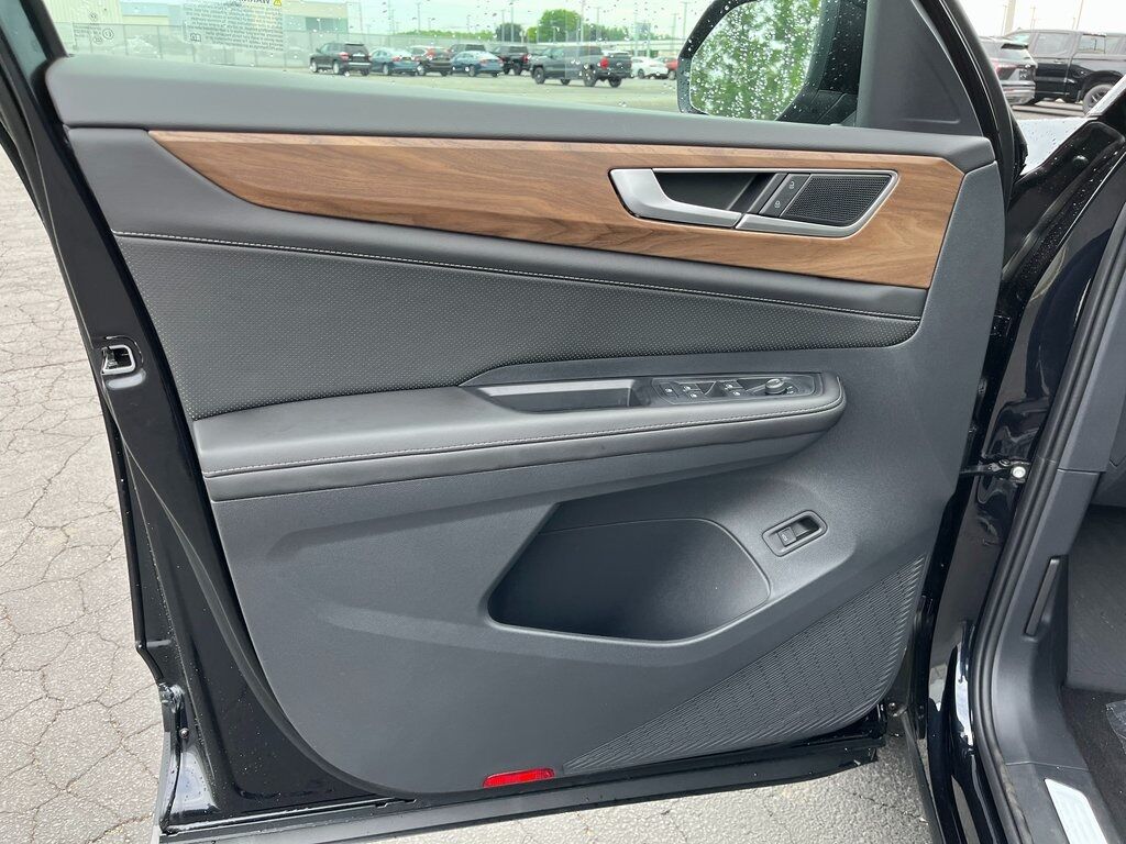 2025 Volkswagen Atlas 2.0T SE w/Technology Green Bay WI