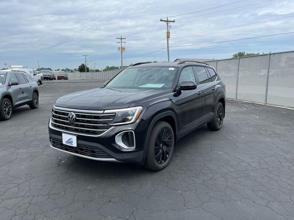 2025 Volkswagen Atlas 2.0T SE w/Technology Green Bay WI