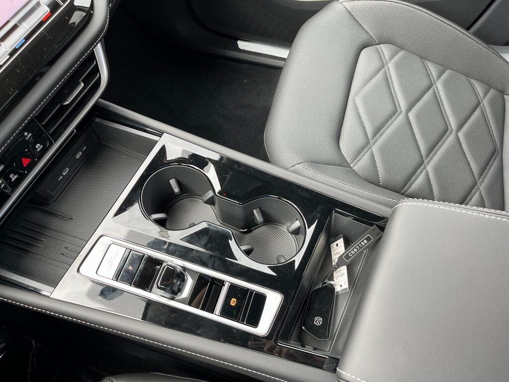 2025 Volkswagen Atlas 2.0T SE w/Technology Green Bay WI