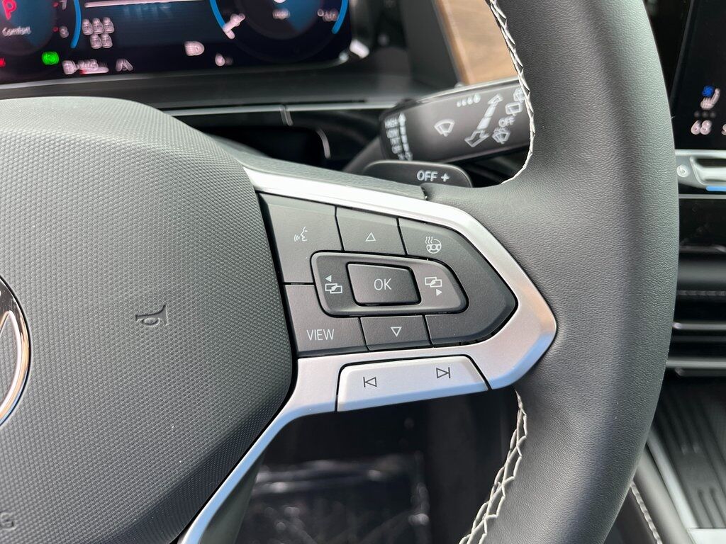 2025 Volkswagen Atlas 2.0T SE w/Technology Green Bay WI