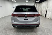 2025 Volkswagen Atlas 2.0T SE w/Technology Oshkosh WI