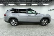2025 Volkswagen Atlas 2.0T SE w/Technology Oshkosh WI