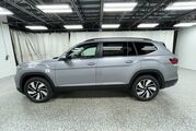 2025 Volkswagen Atlas 2.0T SE w/Technology Oshkosh WI