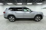 2025 Volkswagen Atlas 2.0T SE w/Technology Oshkosh WI