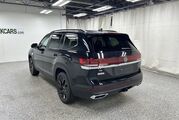 2025 Volkswagen Atlas 2.0T SE w/Technology Oshkosh WI